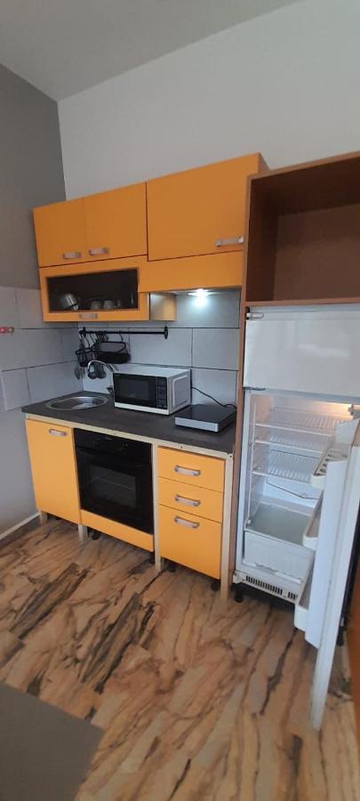 Hotel I Feel Orange Legnano Exterior foto