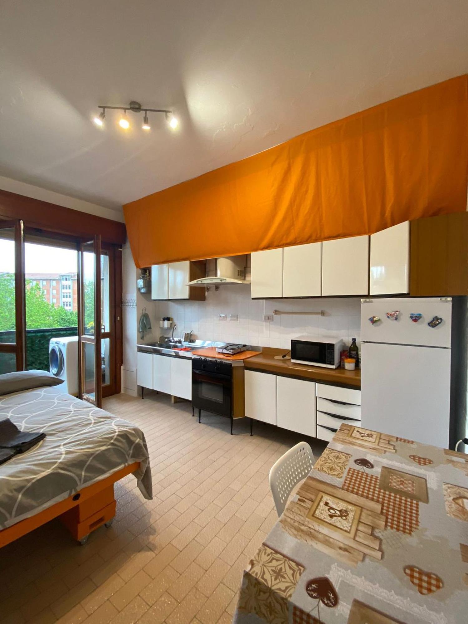 Hotel I Feel Orange Legnano Exterior foto